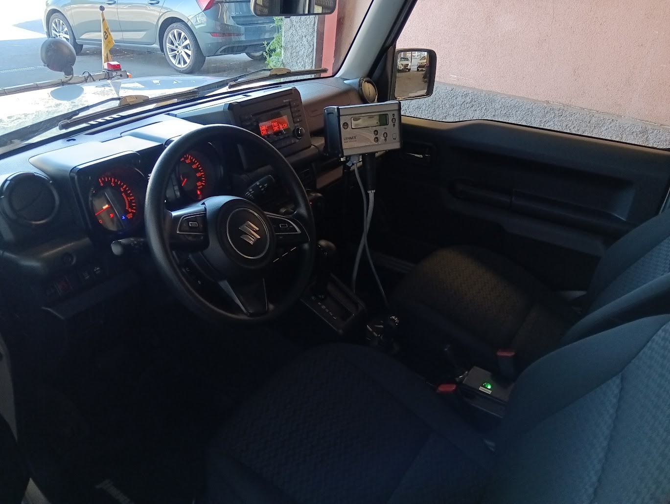 SUZUKI Jimny 1.5 Compact Top 4x4 Automat-image-12