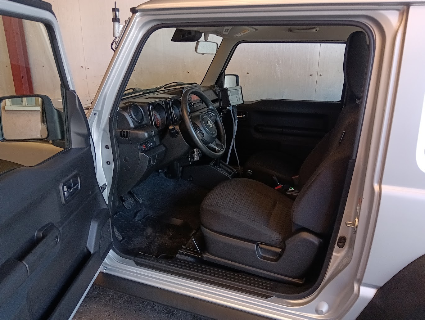 SUZUKI Jimny 1.5 Compact Top 4x4 Automat-image-10