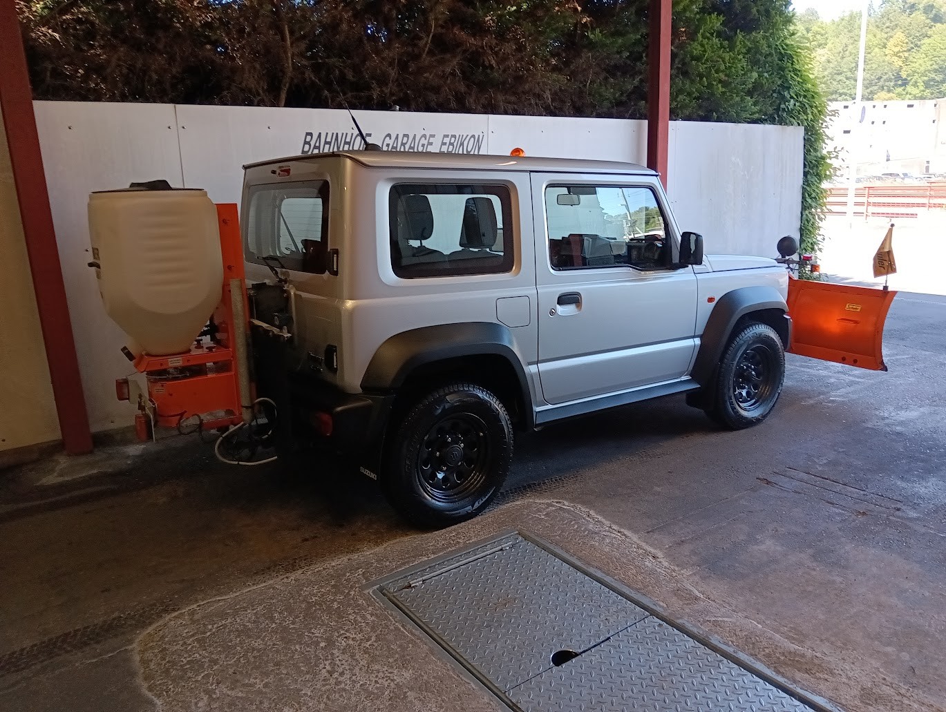 SUZUKI Jimny 1.5 Compact Top 4x4 Automat-image-2