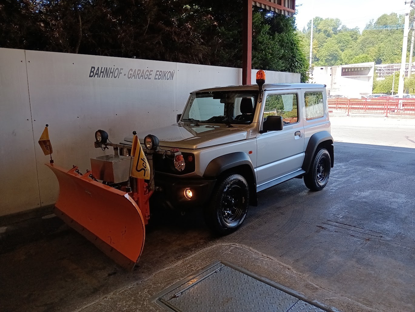 SUZUKI Jimny 1.5 Compact Top 4x4 Automat-image-4