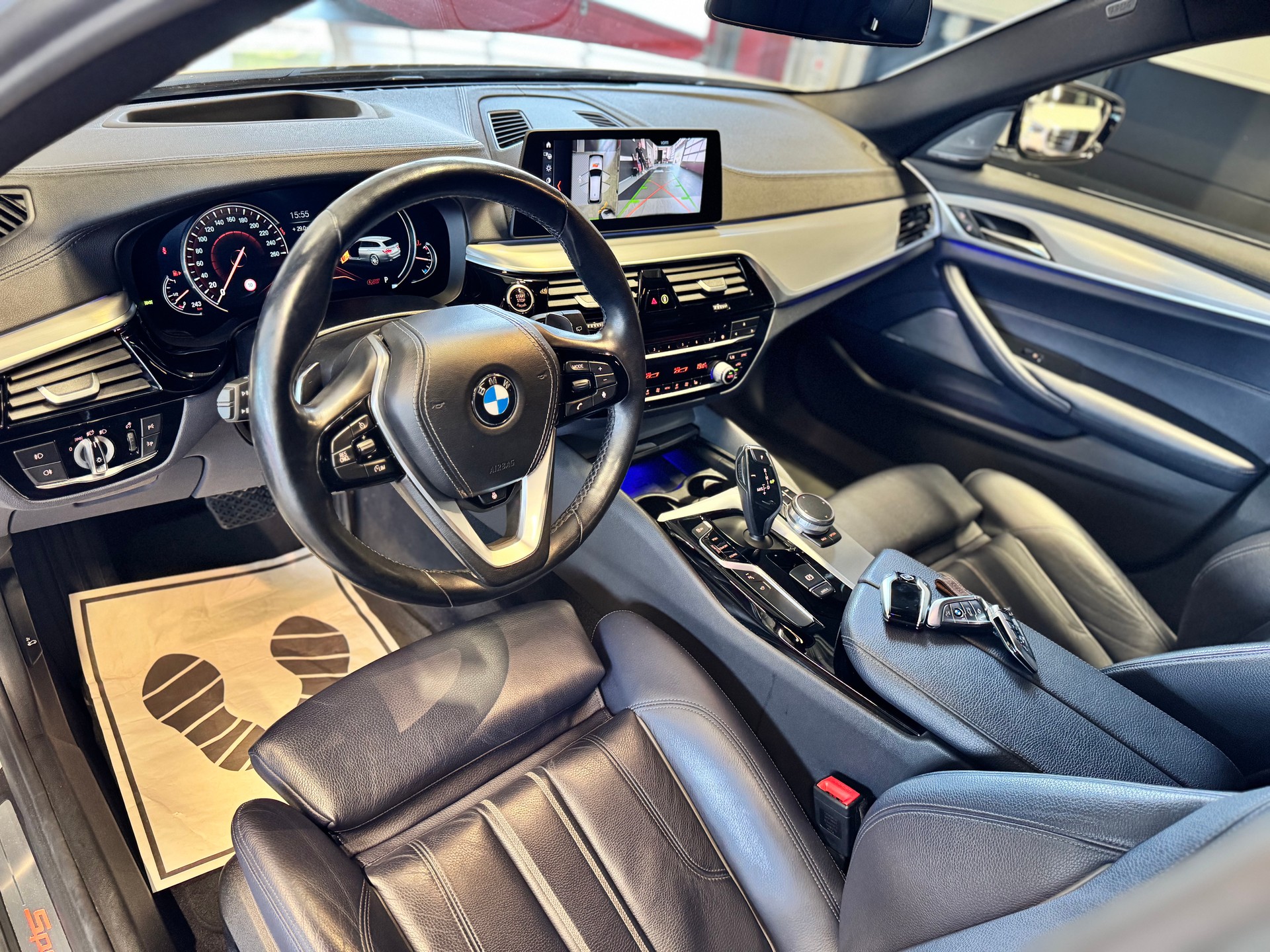 BMW 530i Touring Sport Line Steptronic *INDIVIDUAL AUSSTATTUNG*-image-11