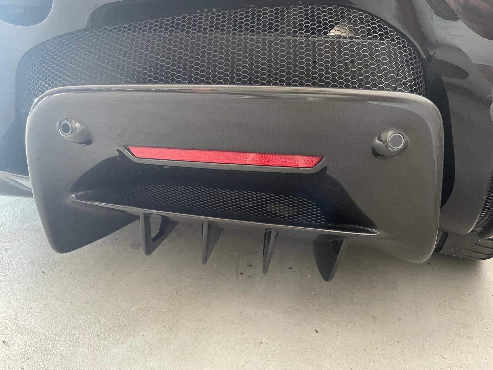 FERRARI SF90 Spider Full Carbon-image-6
