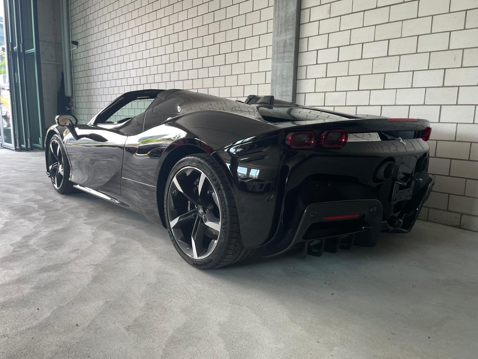 FERRARI SF90 Spider Full Carbon-image-5