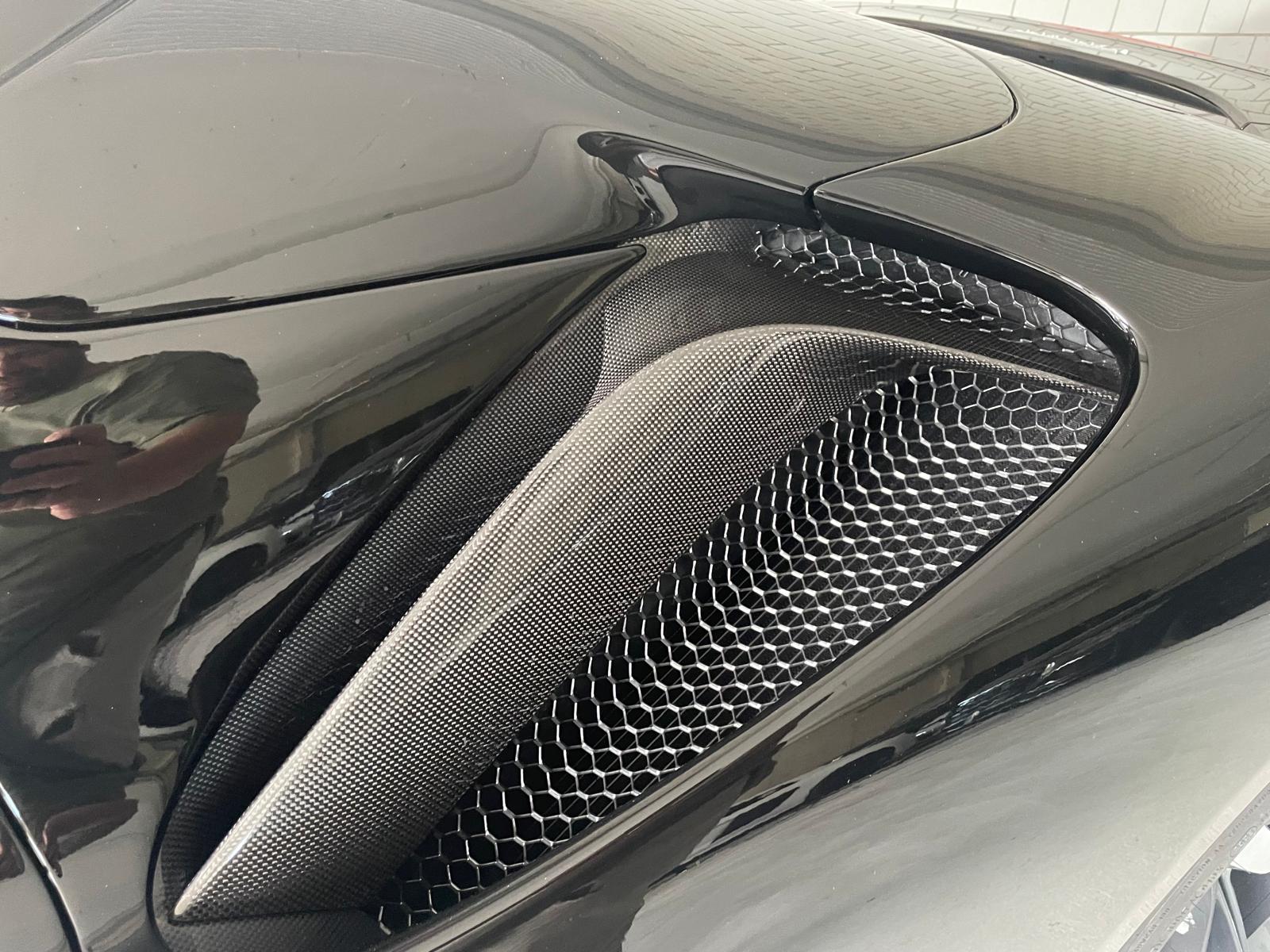 FERRARI SF90 Spider Full Carbon-image-4