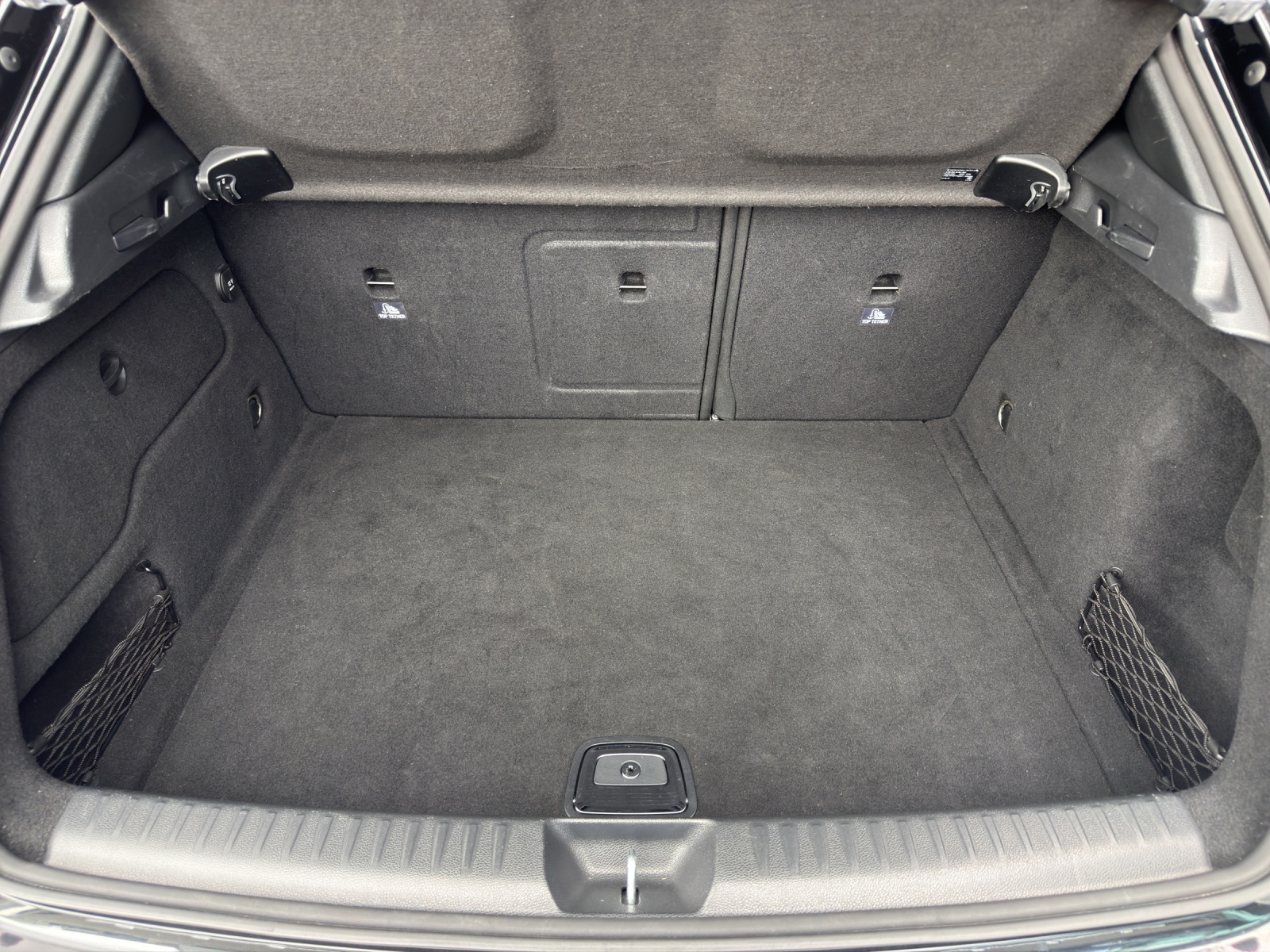 MERCEDES-BENZ GLA 250 Urban 4Matic-image-10