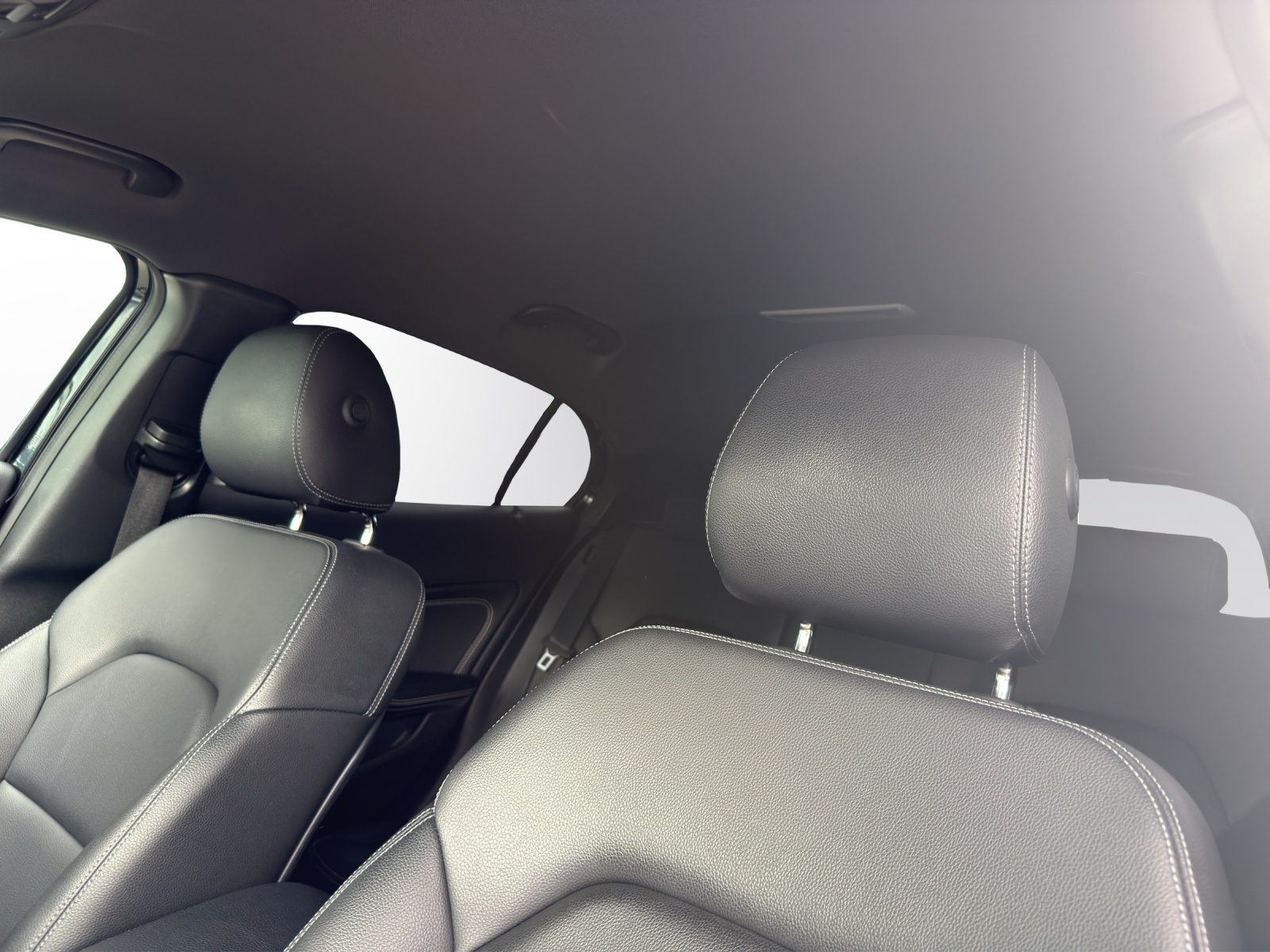 MERCEDES-BENZ GLA 250 Urban 4Matic-image-8