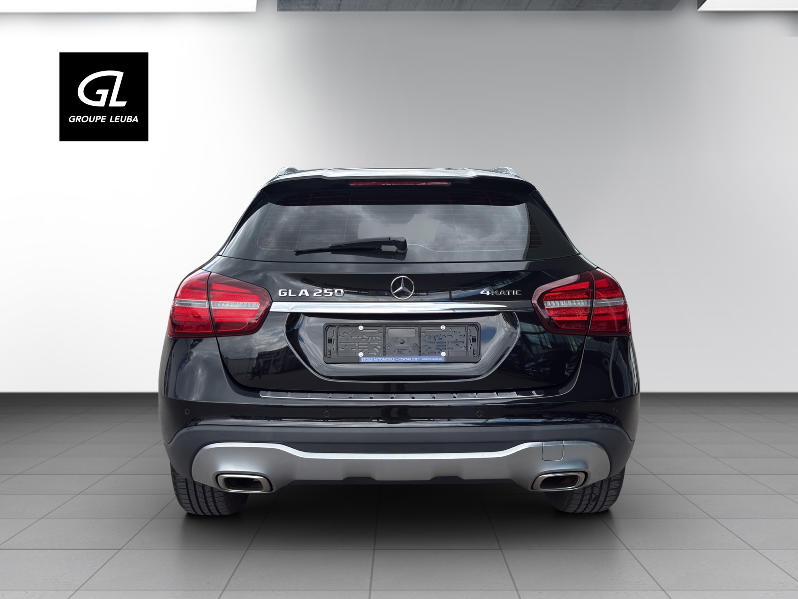 MERCEDES-BENZ GLA 250 Urban 4Matic-showroom-element-3