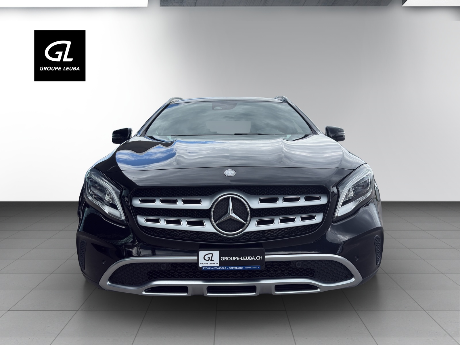 MERCEDES-BENZ GLA 250 Urban 4Matic-showroom-element-2