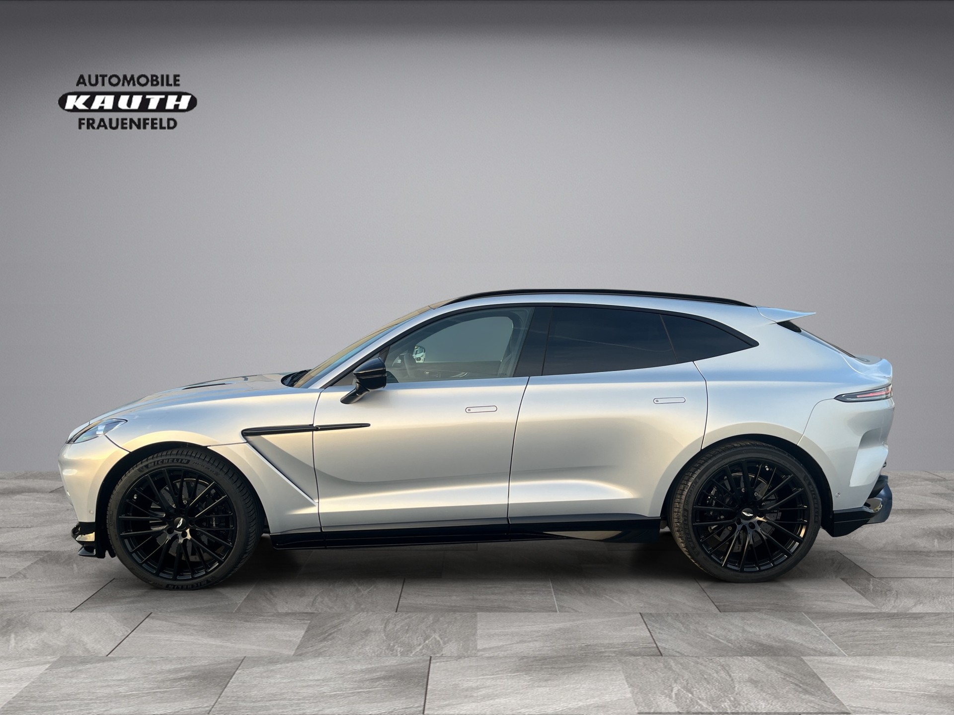 ASTON MARTIN DBX 4.0 V8*New Modell 707PS!!*-showroom-element-1
