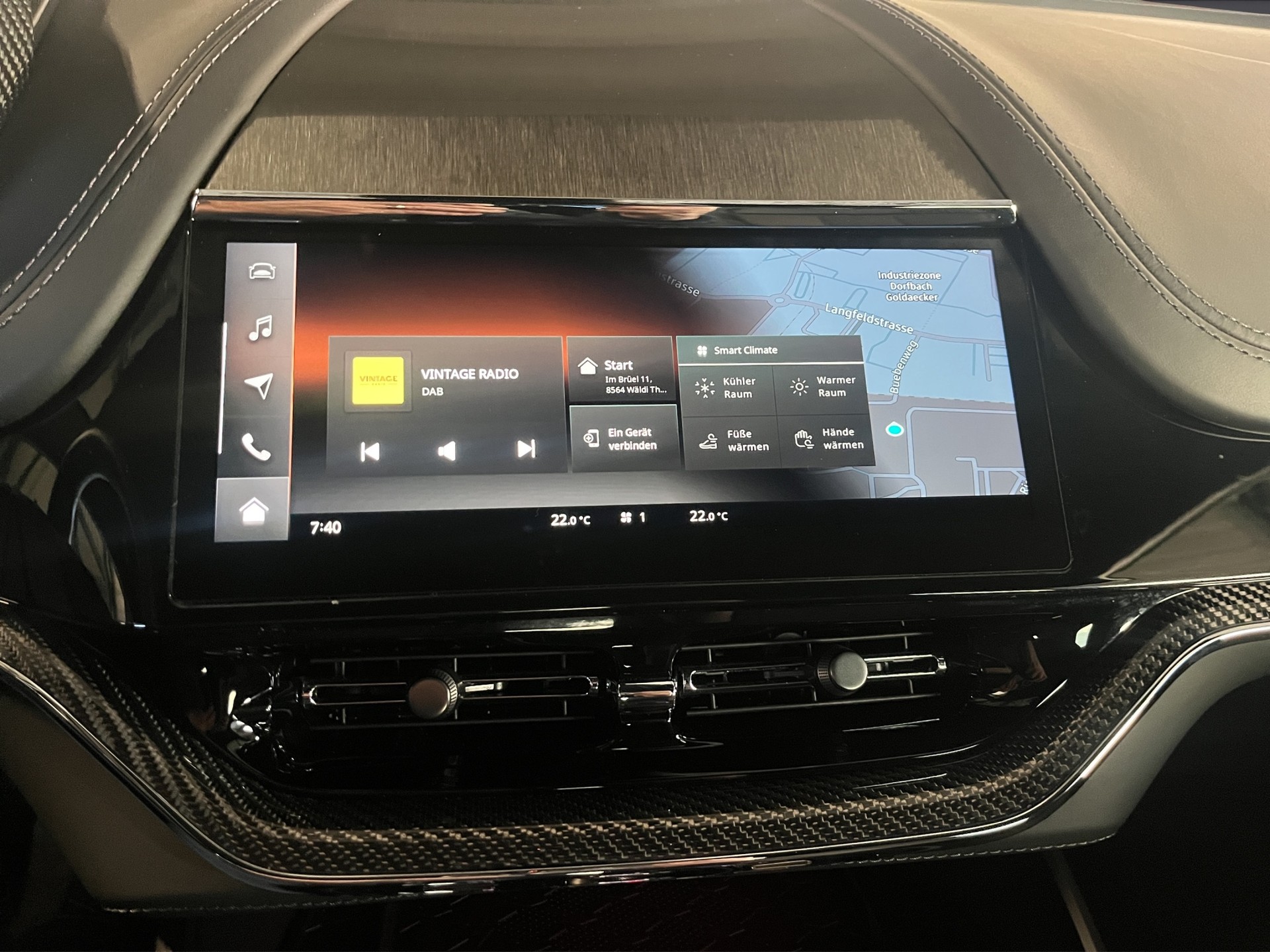 ASTON MARTIN DBX 4.0 V8*New Modell 707PS!!*-image-19