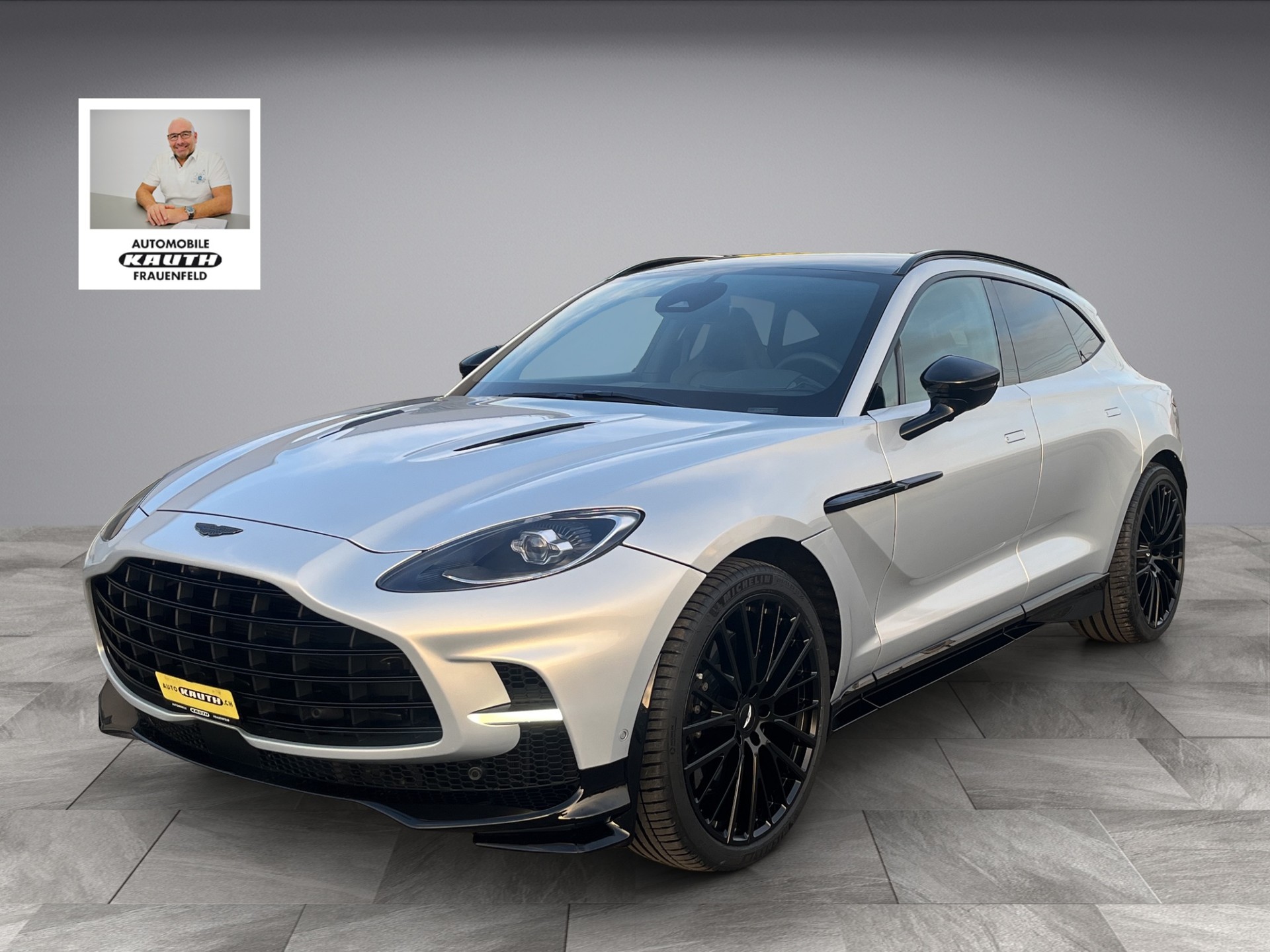 ASTON MARTIN DBX 4.0 V8*New Modell 707PS!!*