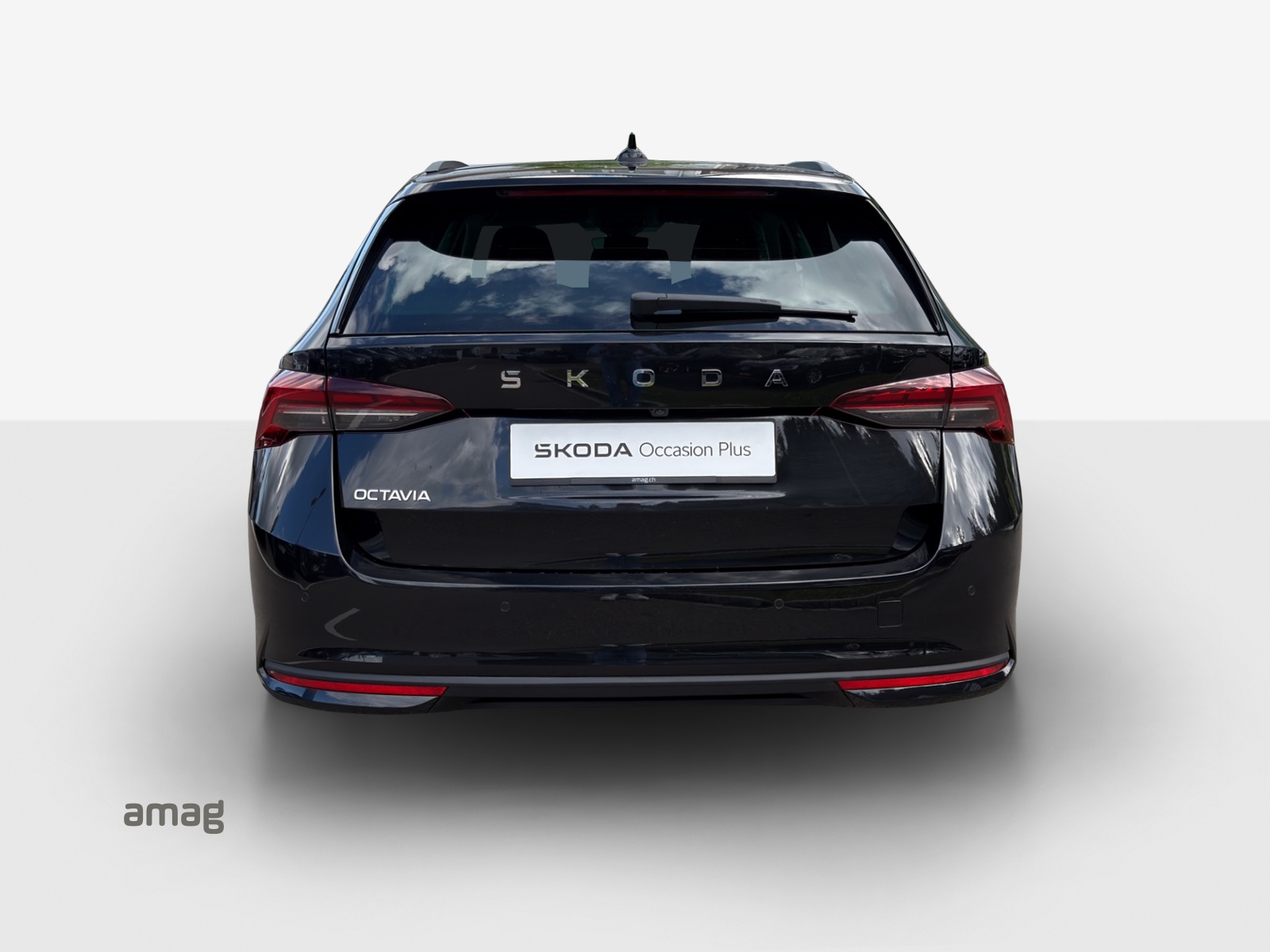 SKODA Octavia Combi 2.0 TDI DSG Selection-showroom-element-3