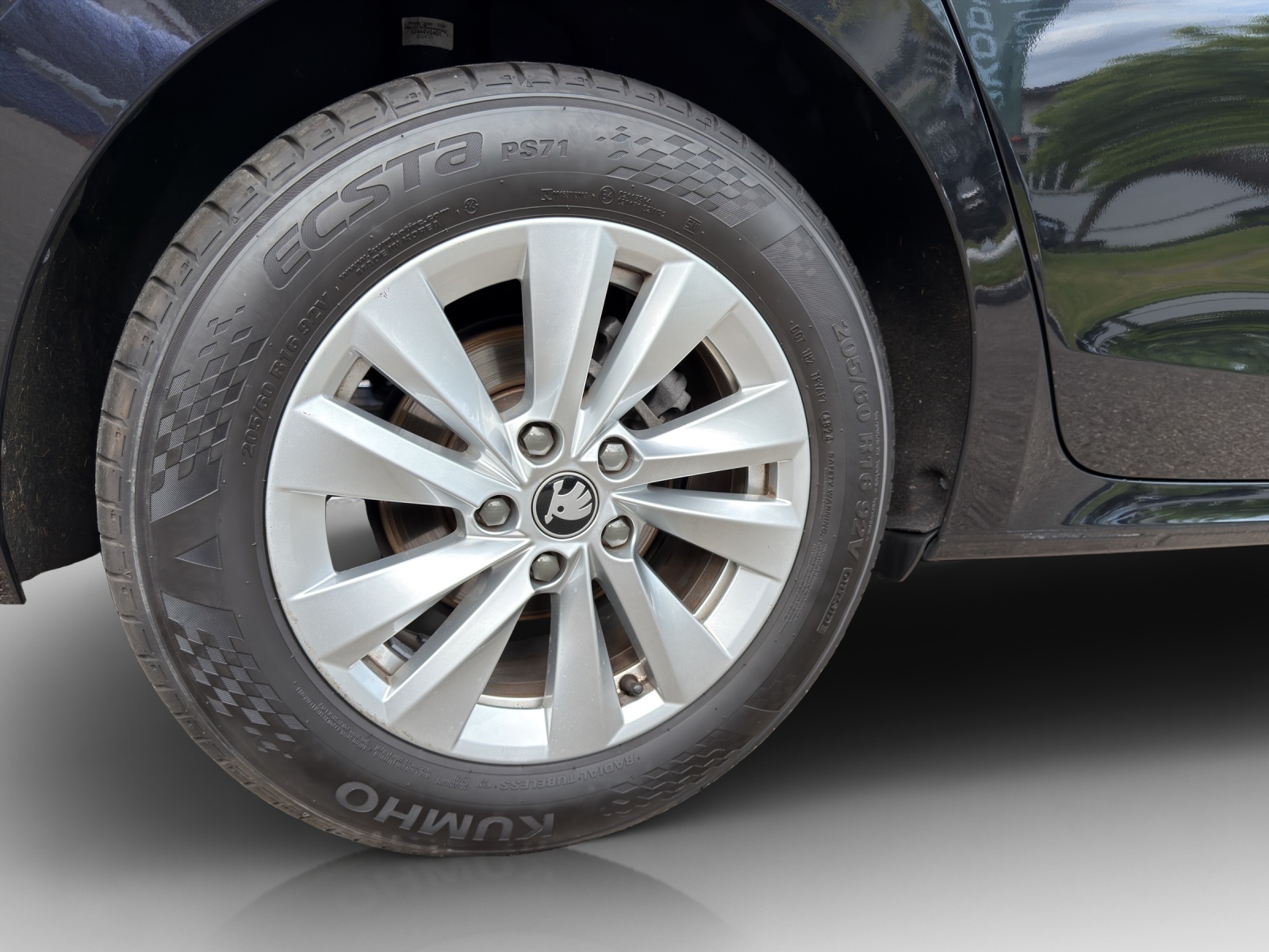 SKODA Octavia Combi 2.0 TDI DSG Selection-image-13