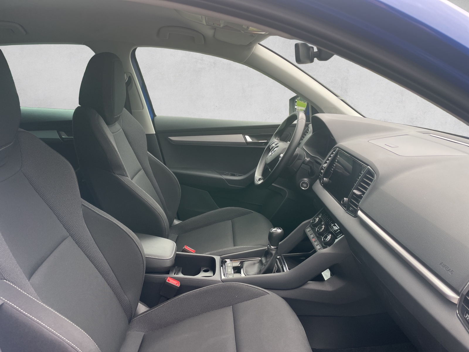 SKODA Karoq 1.5 TSI Ambition-image-12