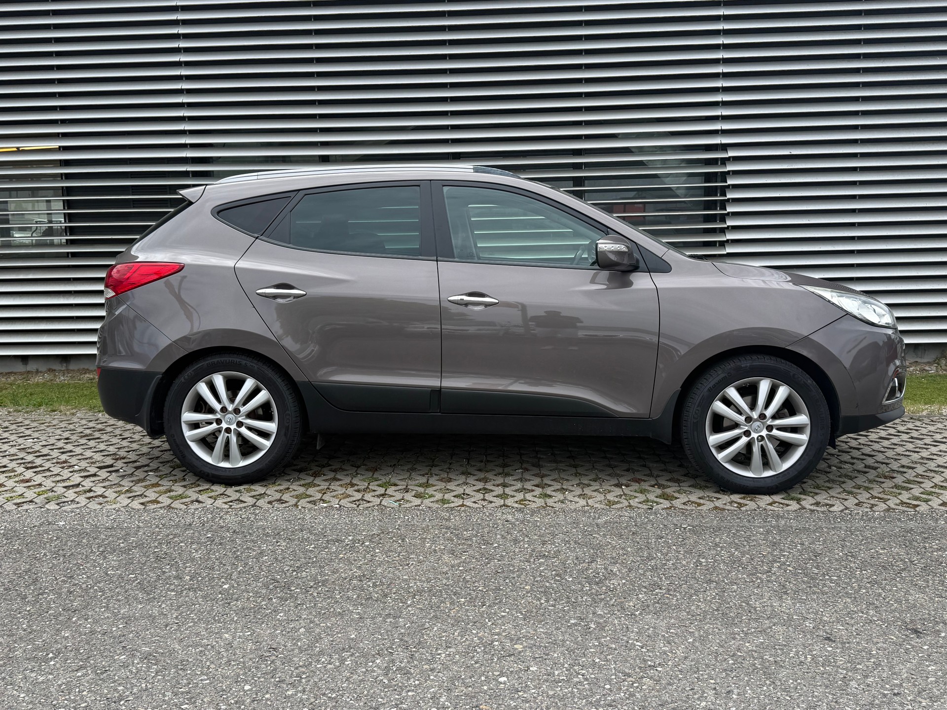 HYUNDAI iX 35 2.0 CRDi Style 4WD Automatic-image-11