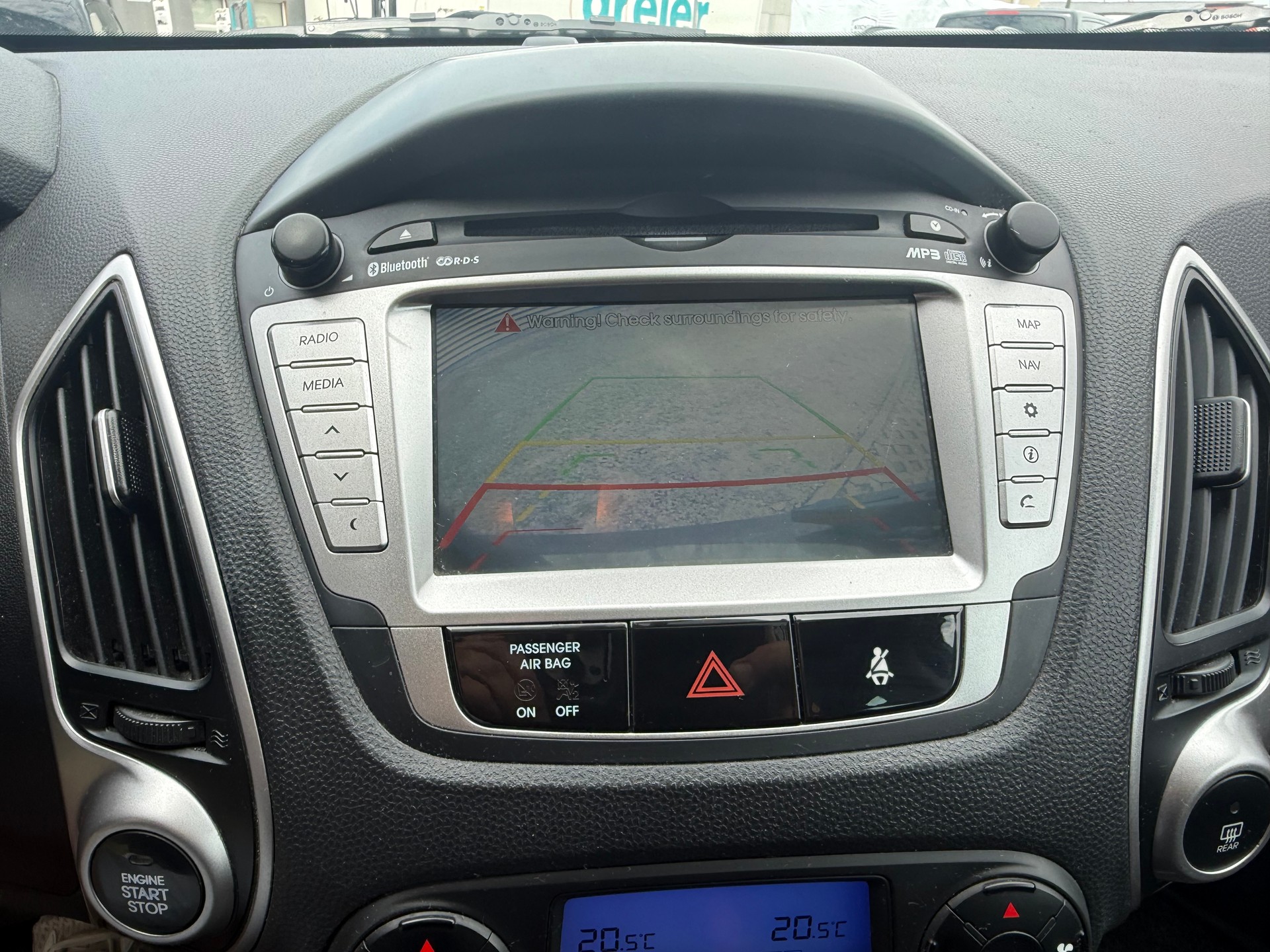 HYUNDAI iX 35 2.0 CRDi Style 4WD Automatic-image-7