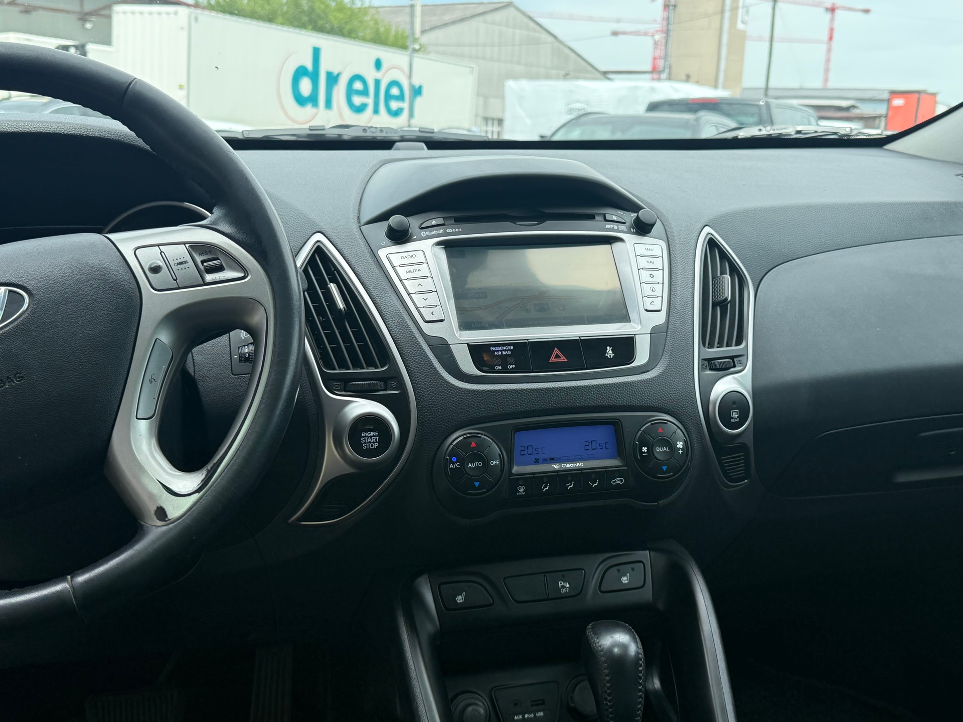 HYUNDAI iX 35 2.0 CRDi Style 4WD Automatic-image-6