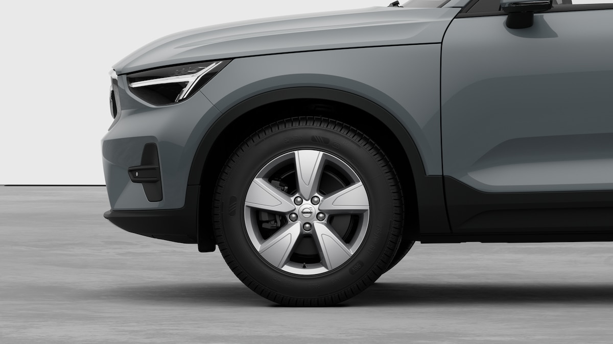 VOLVO XC40 2.0 B3 MH Essential-image-7