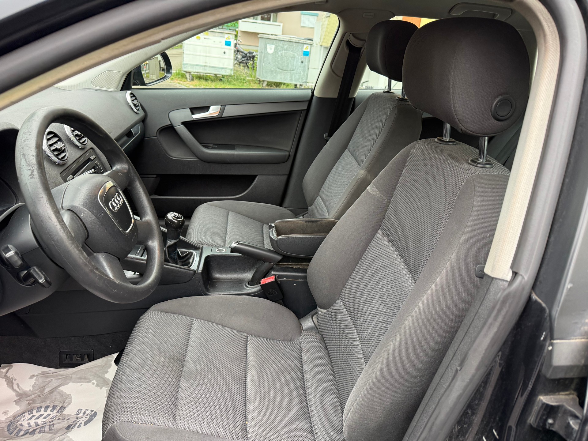 AUDI A3 Sportback 2.0 TDI Ambiente-image-5