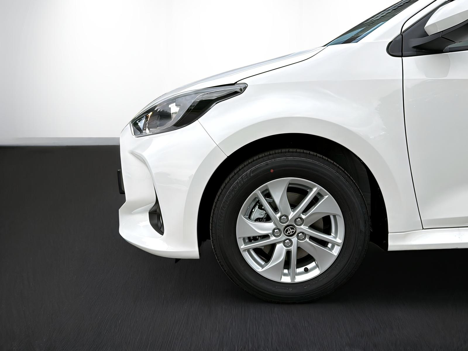 TOYOTA Yaris 1.5 VVT-i HSD Comfort-showroom-element-3