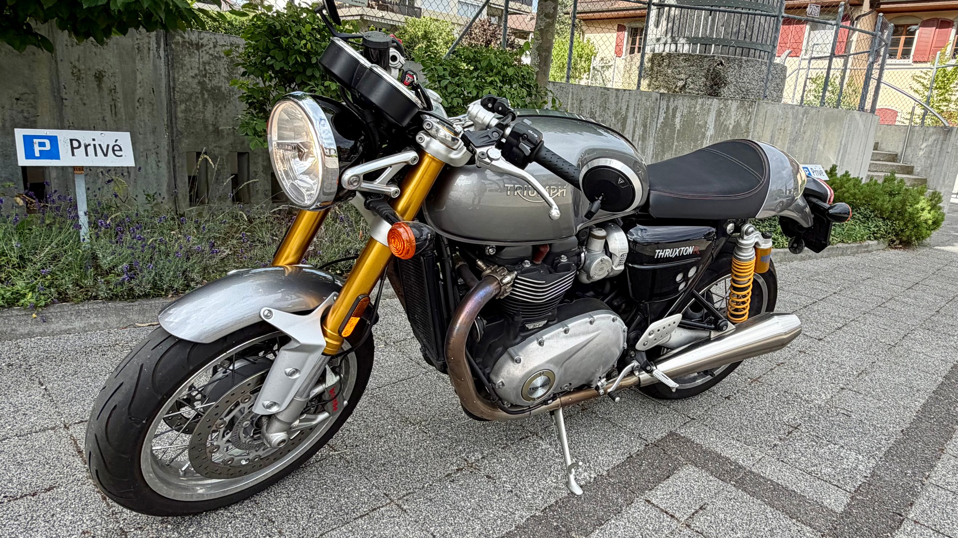 TRIUMPH Thruxton R 1200 i ABS-image-1