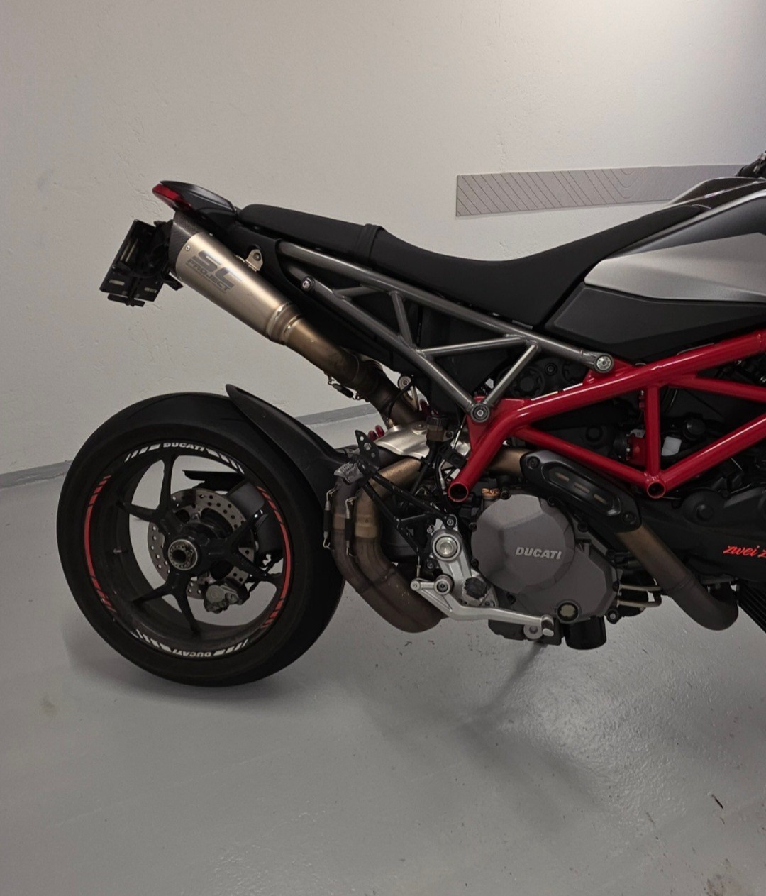 DUCATI Hypermotard 950-image-1