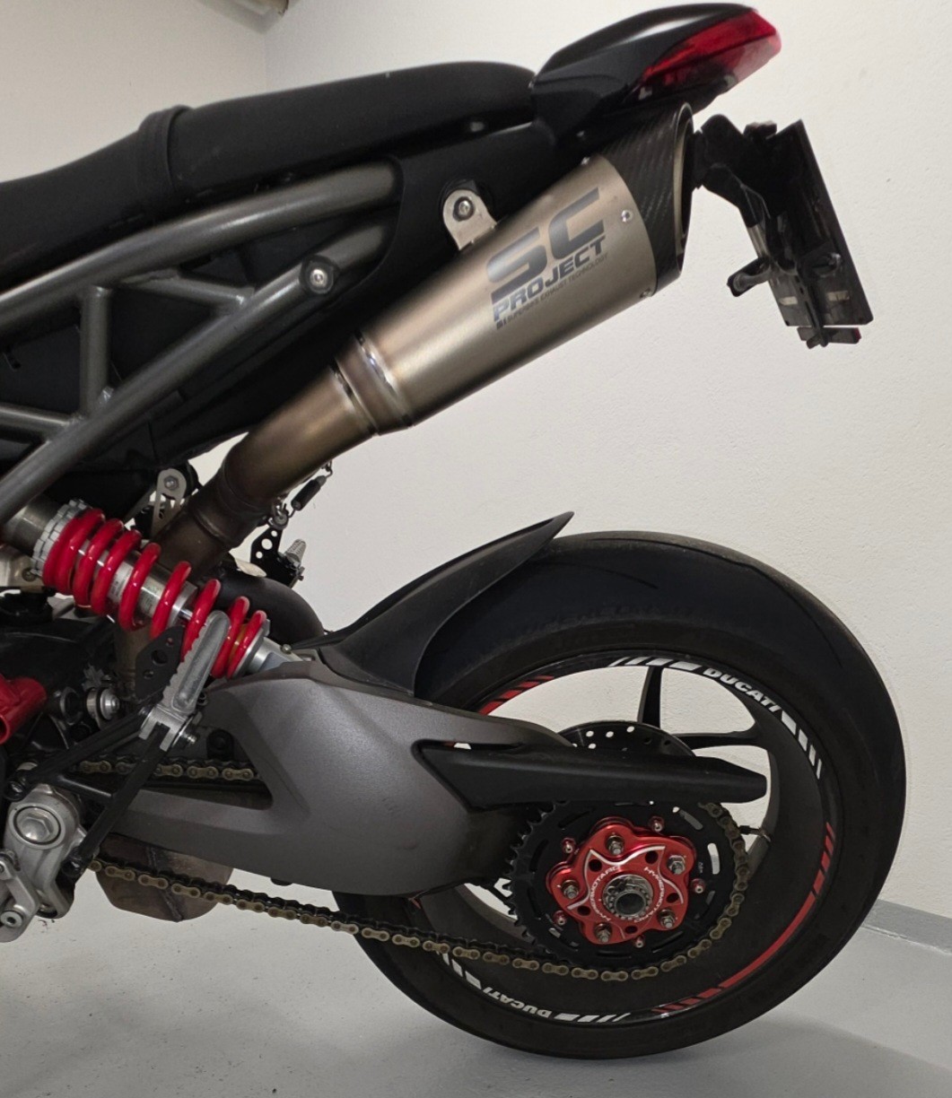DUCATI Hypermotard 950-image-2