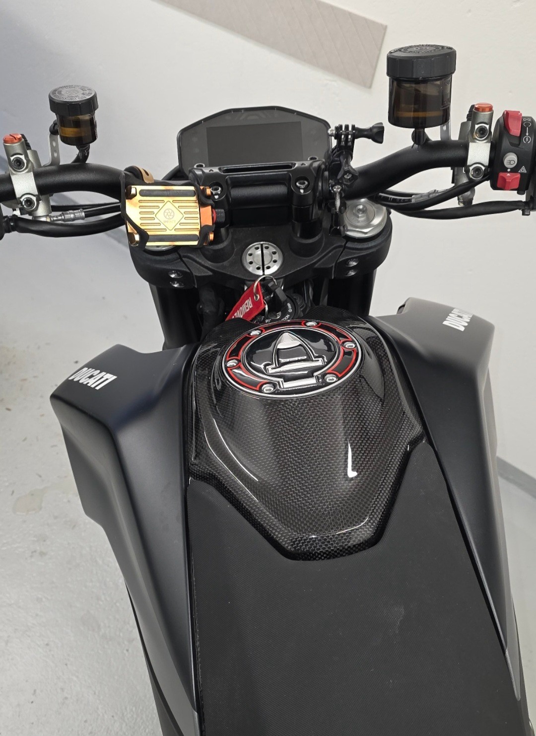 DUCATI Hypermotard 950-image-4