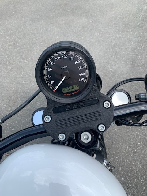 HARLEY-DAVIDSON XL 883 N Sportster Iron-image-6
