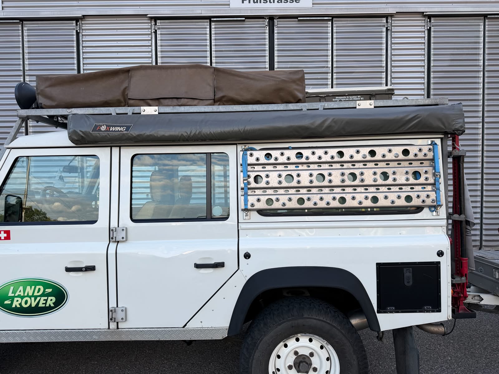 LAND ROVER Defender 110 CSW 2.5 Td5-image-13