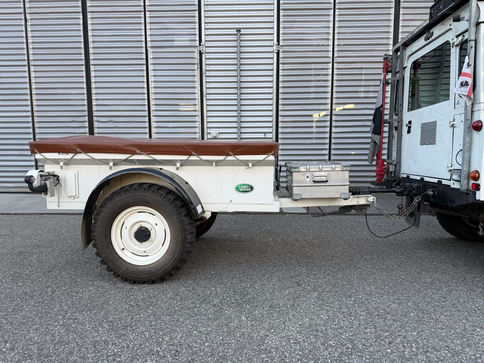LAND ROVER Defender 110 CSW 2.5 Td5-image-11