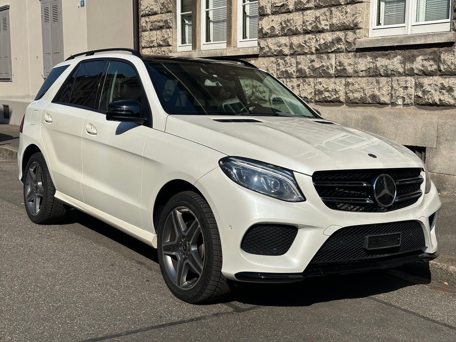 MERCEDES-BENZ GLE 350 d 4Matic 9G-Tronic-showroom-element-1