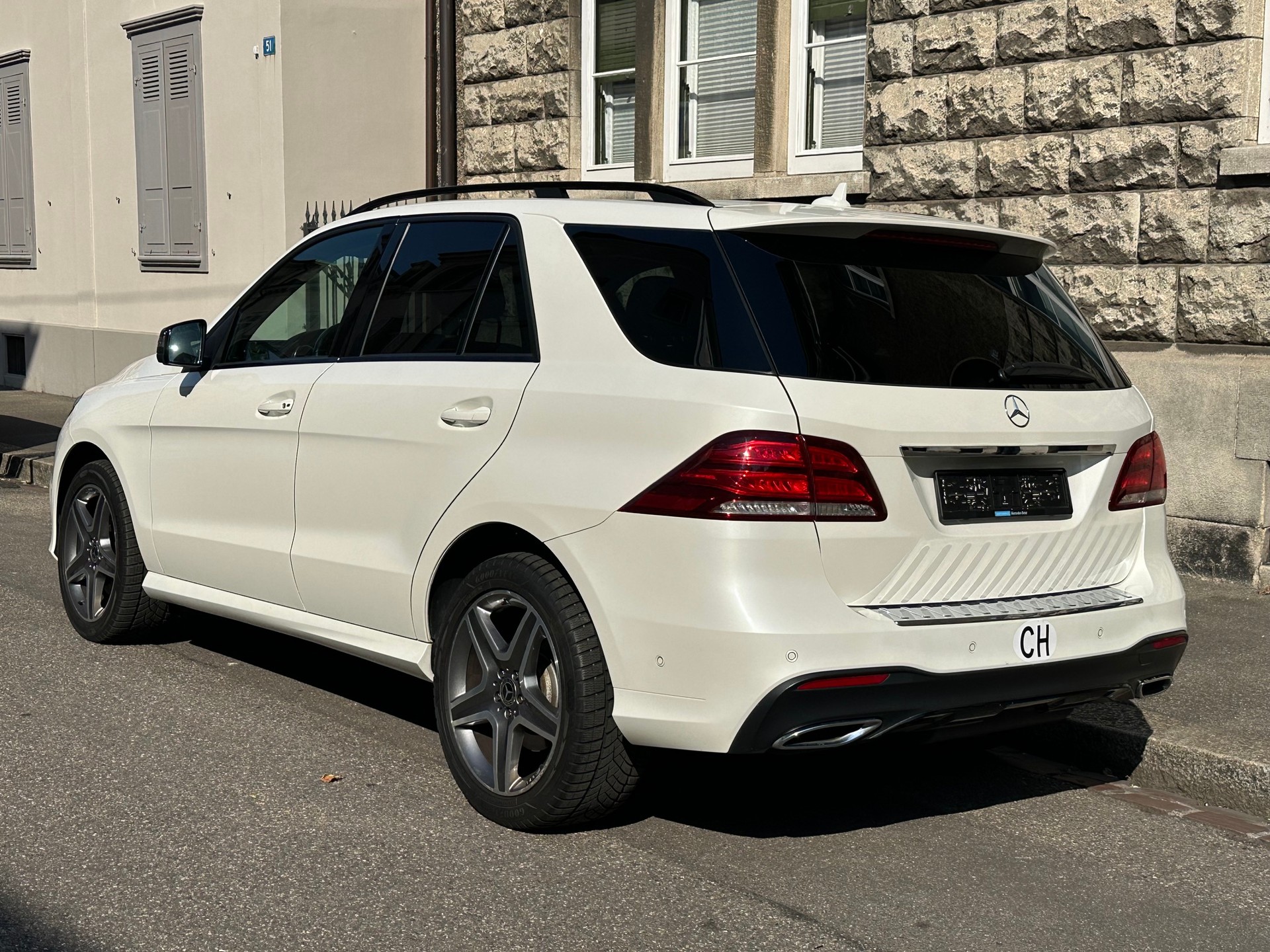 MERCEDES-BENZ GLE 350 d 4Matic 9G-Tronic-image-5
