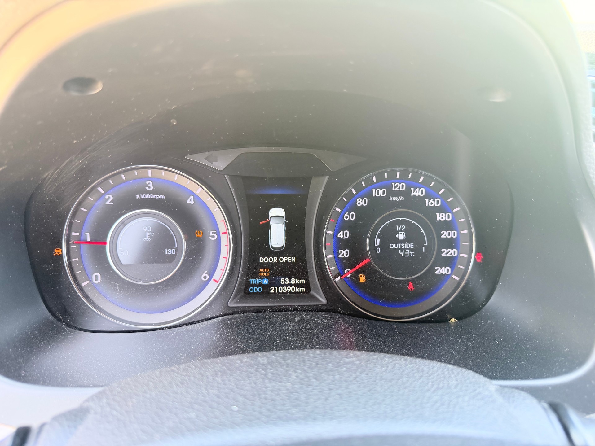 HYUNDAI i40 Wagon 1.7 CRDI Style-image-11