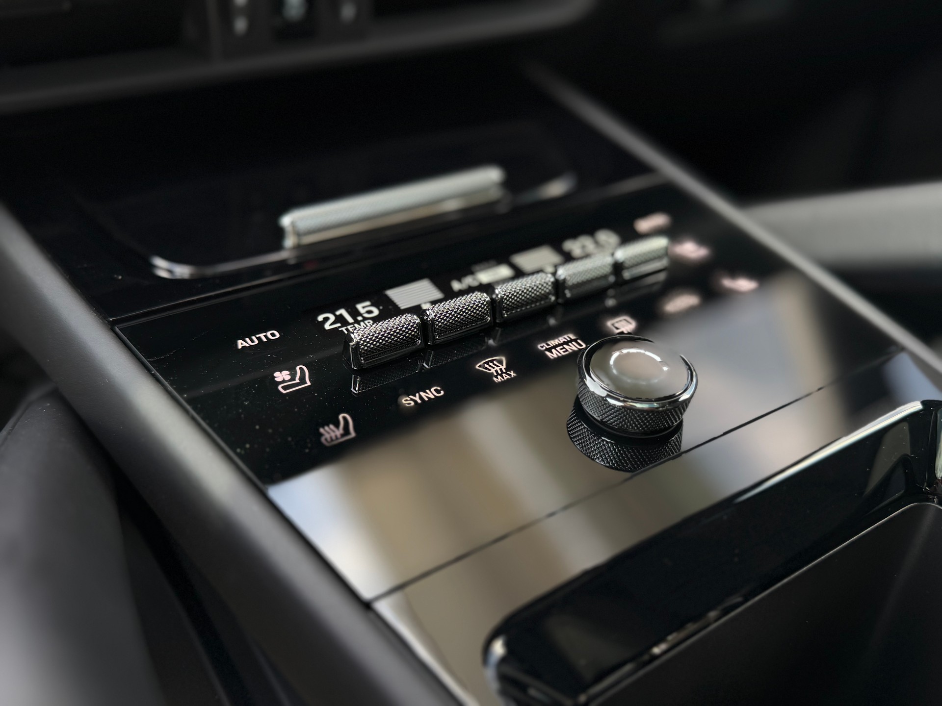 PORSCHE Cayenne E-Hybrid Tiptronic-image-36