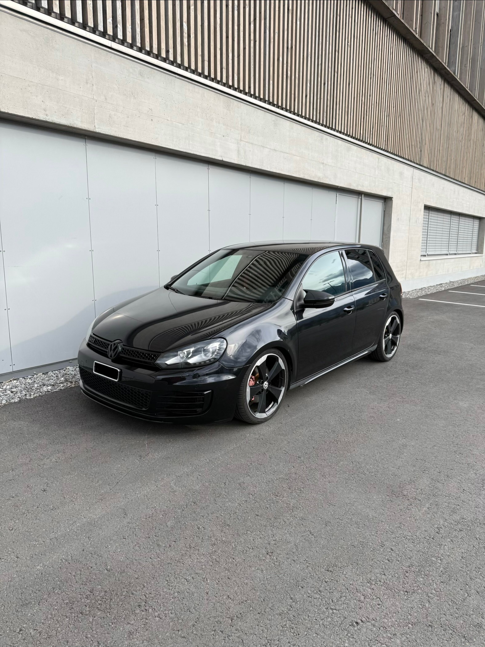 VW Golf 2.0 TSI GTI DSG-image-1