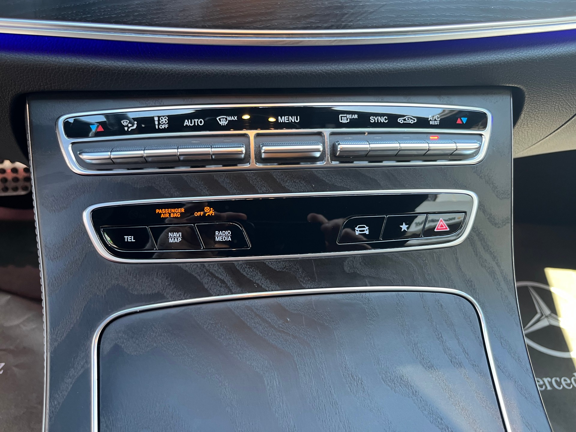 MERCEDES-BENZ E 300 Coupé AMG Line 9G-Tronic-image-9