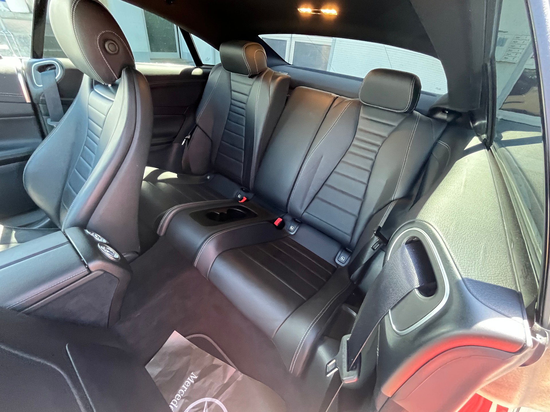MERCEDES-BENZ E 300 Coupé AMG Line 9G-Tronic-image-11