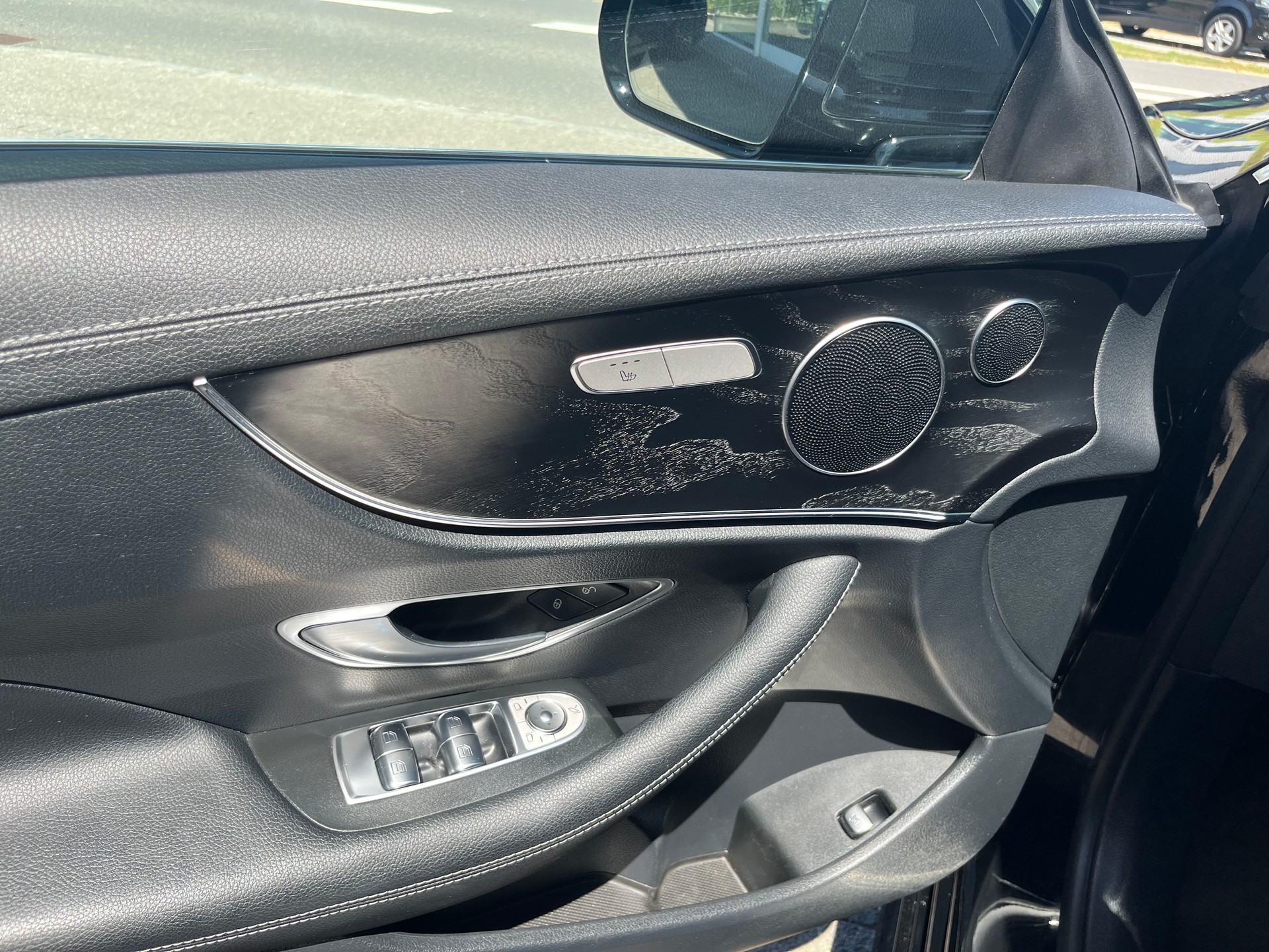 MERCEDES-BENZ E 300 Coupé AMG Line 9G-Tronic-image-13