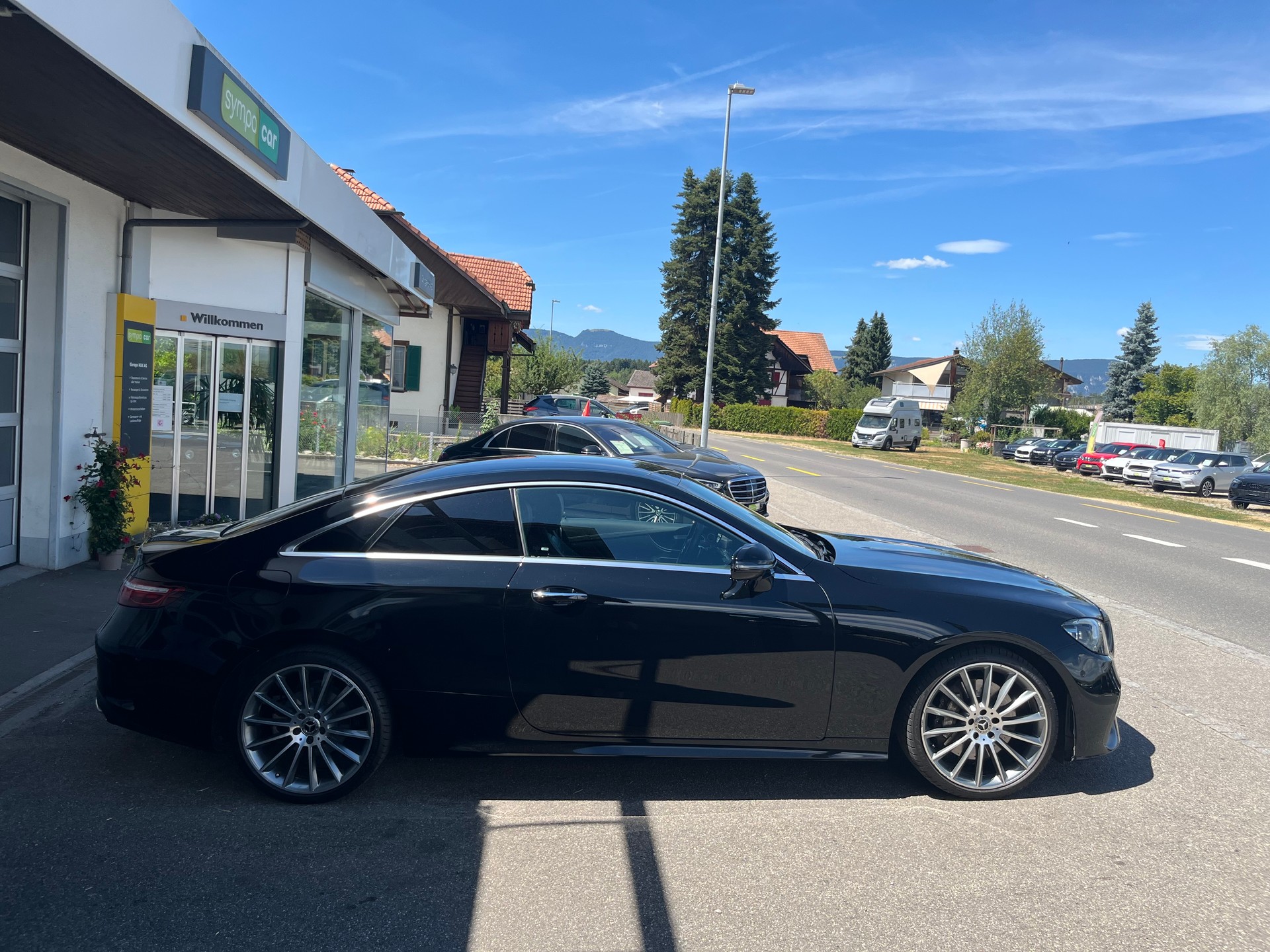 MERCEDES-BENZ E 300 Coupé AMG Line 9G-Tronic-showroom-element-3