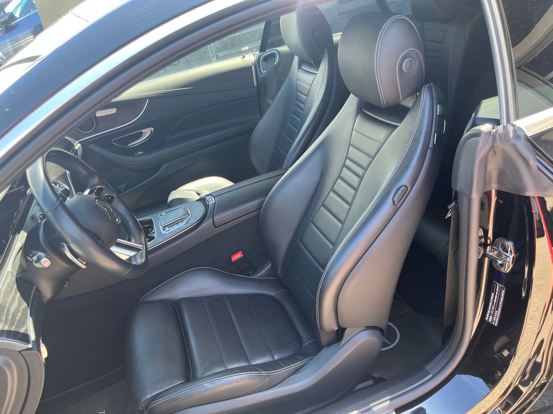 MERCEDES-BENZ E 300 Coupé AMG Line 9G-Tronic-image-12