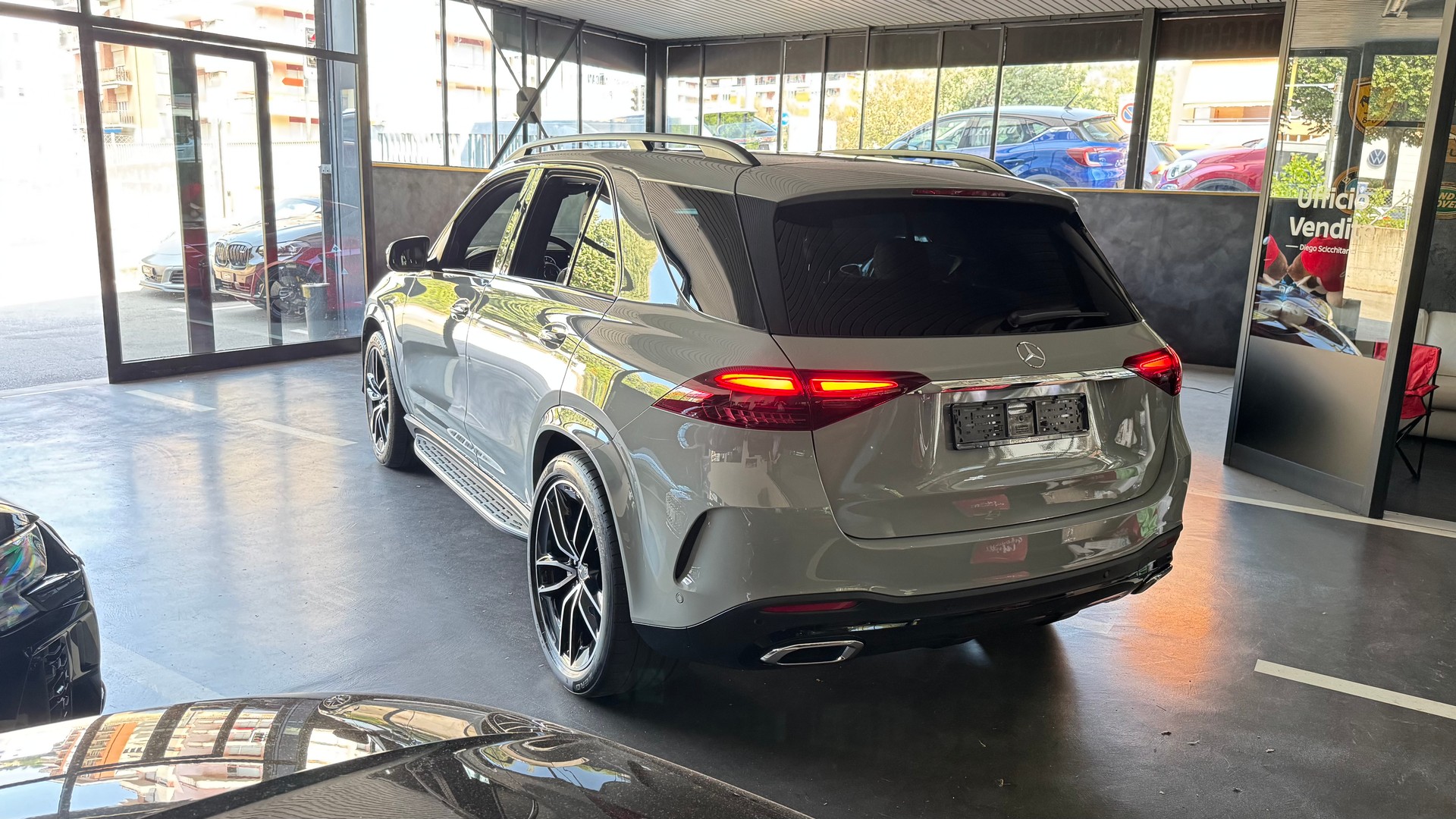 MERCEDES-BENZ GLE 300 d 4Matic 9G-Tronic-image-3