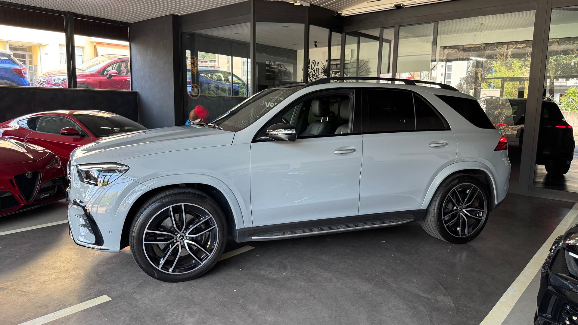 MERCEDES-BENZ GLE 300 d 4Matic 9G-Tronic-image-2