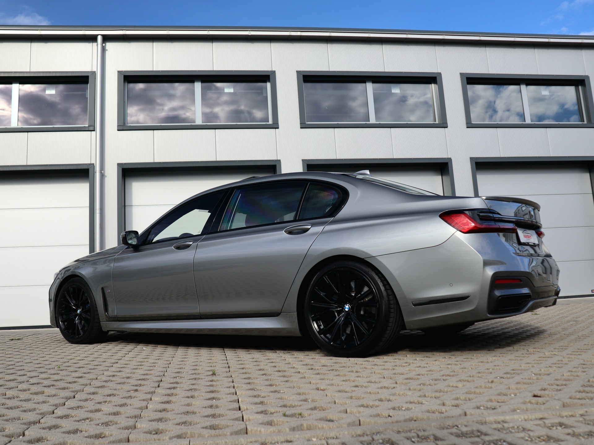 BMW 750Li xDrive M Sportpaket Steptronic (CH)-image-3