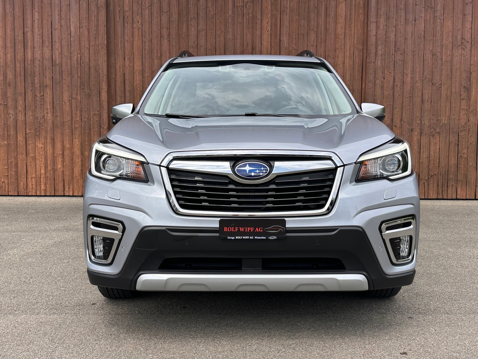 SUBARU Forester 2.0i e-Boxer Luxury Lineartronic 166PS-showroom-element-2