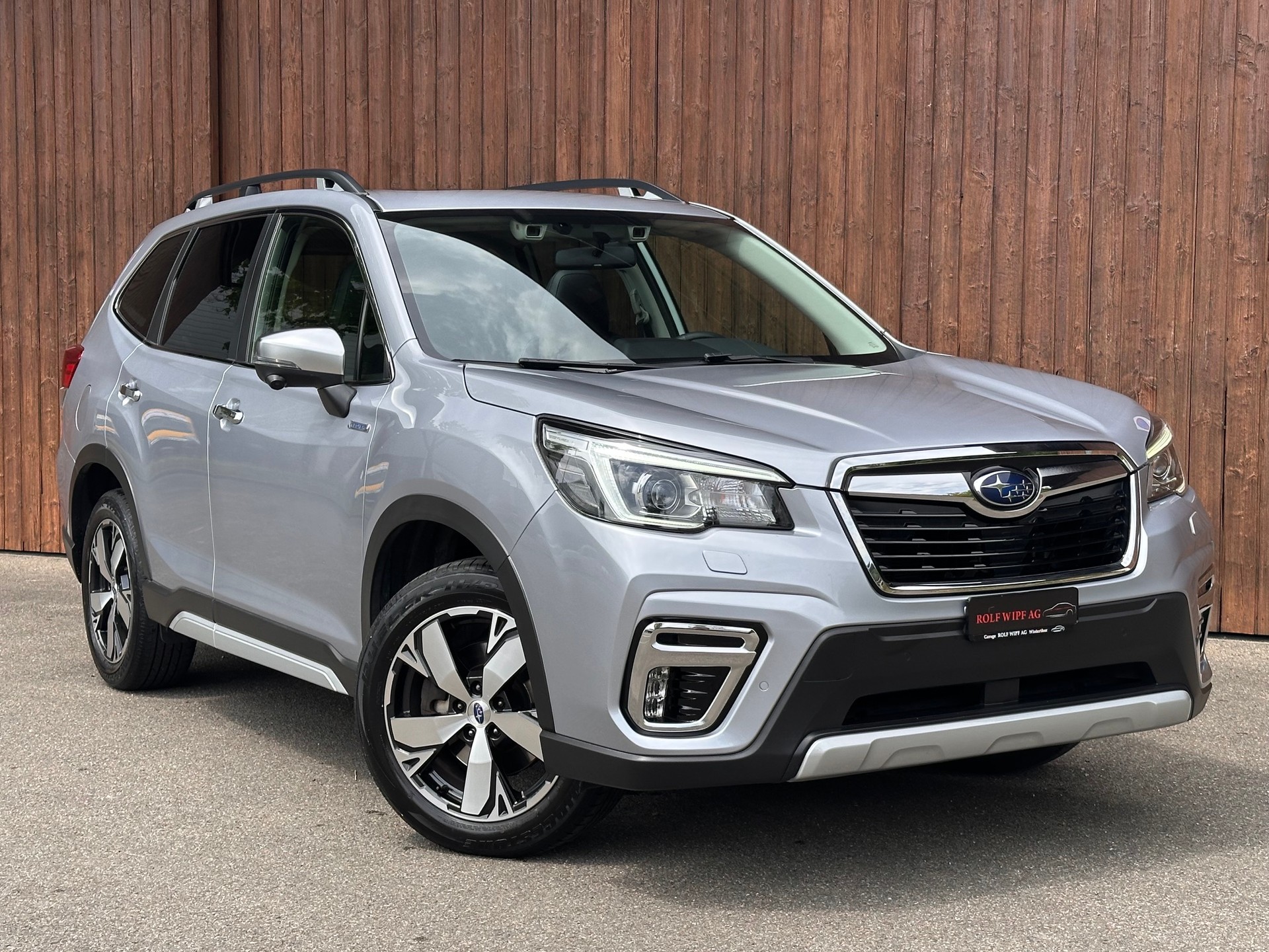 SUBARU Forester 2.0i e-Boxer Luxury Lineartronic 166PS-showroom-element-1