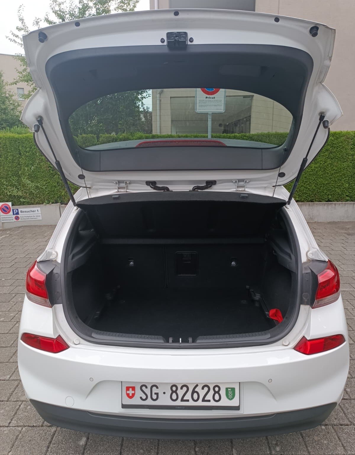 HYUNDAI 1.6 CRDi Launch Plus-image-8