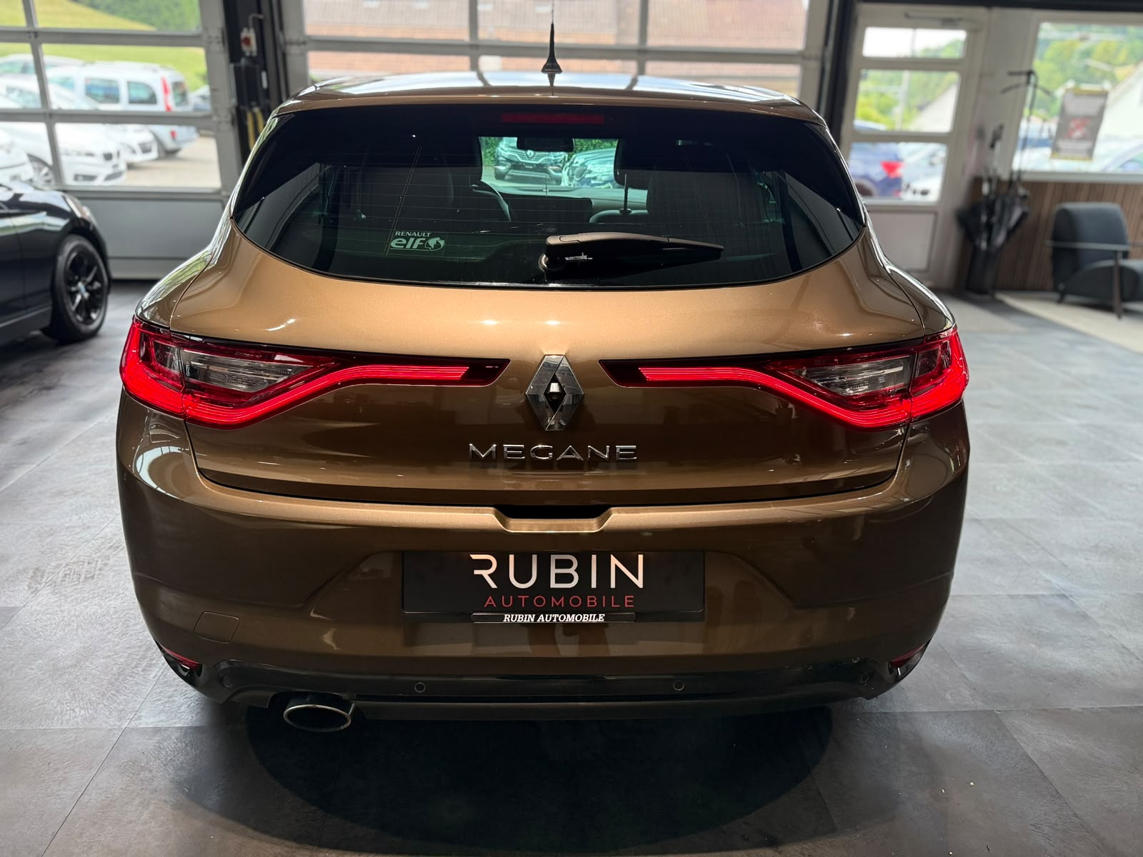 RENAULT Mégane 1.2 16V Turbo Bose EDC-showroom-element-2