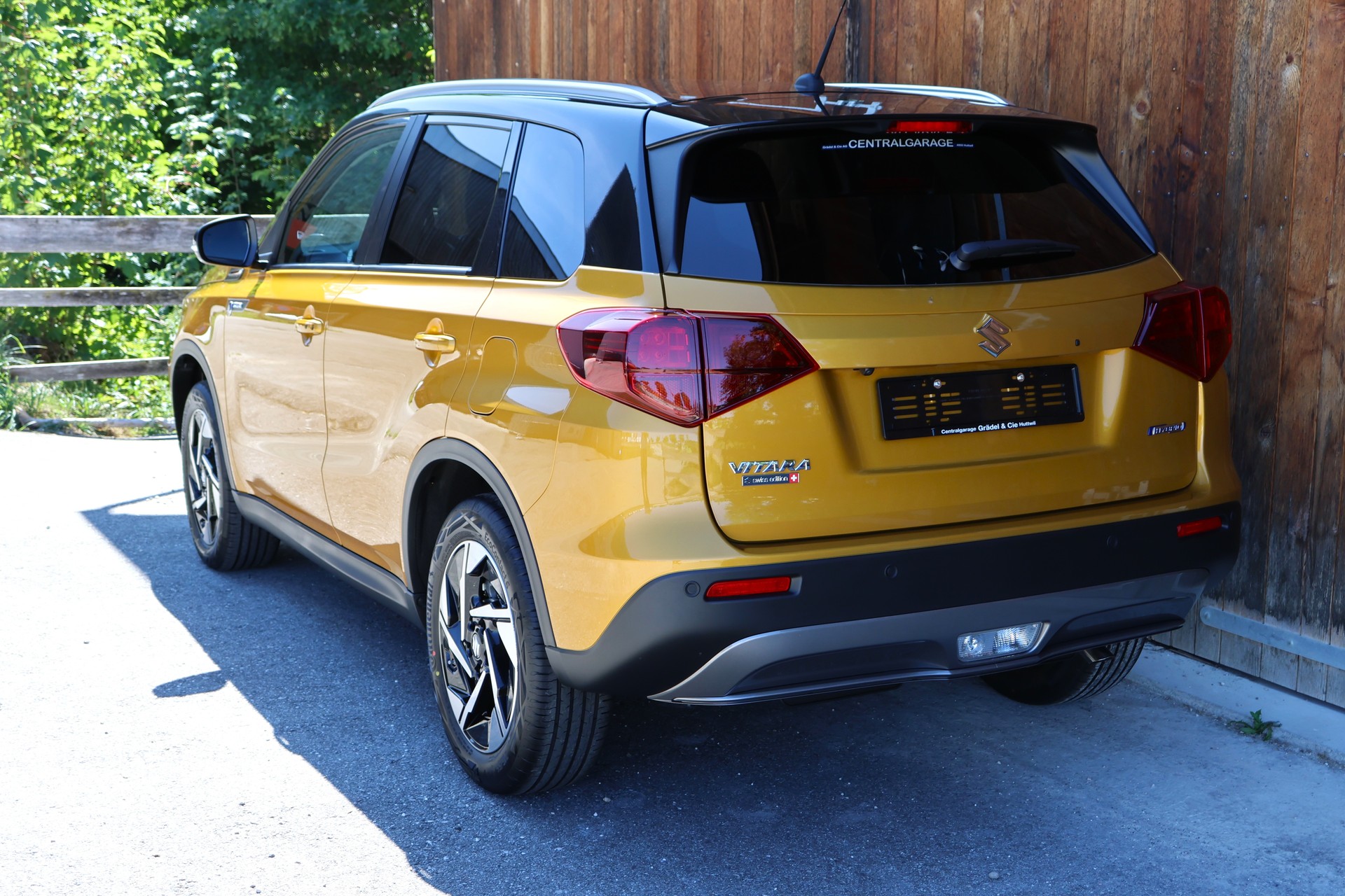 SUZUKI Vitara 1.4T Sakura Top 4x4 Hybrid Automatic-showroom-element-2