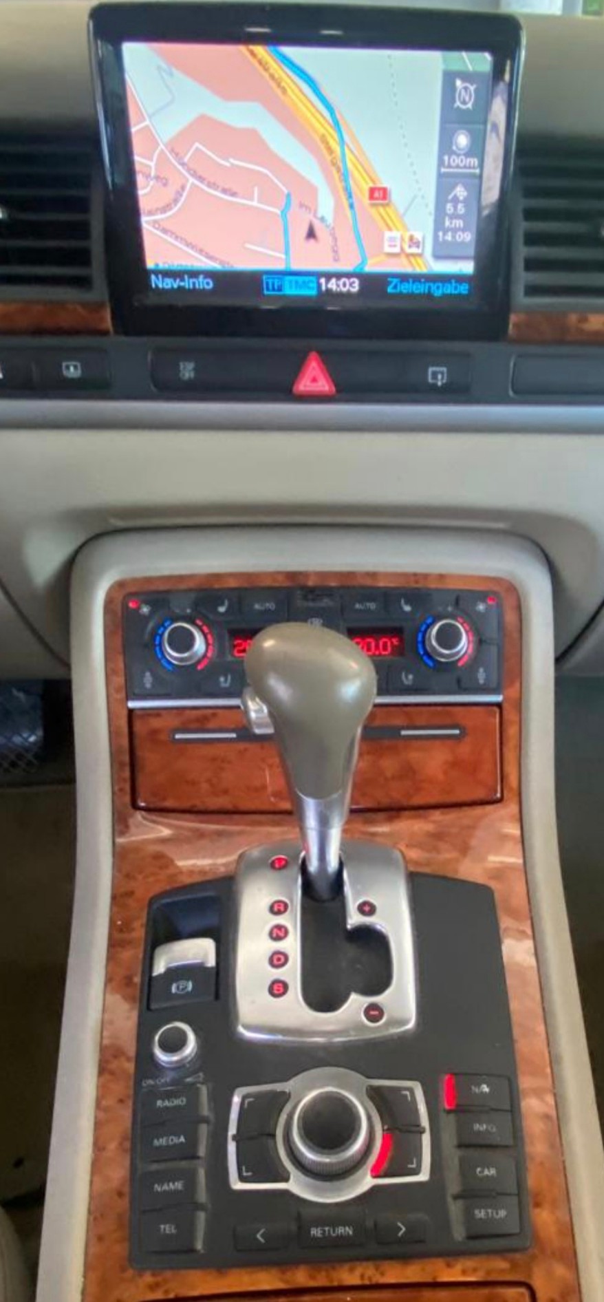 AUDI A8 L 3.0 TDI quattro tiptronic-image-8